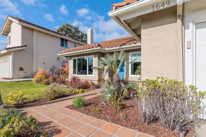 1649 N Willowspring Drive, Encinitas, California 92024