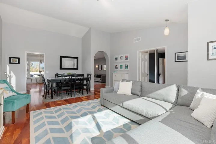 1649 N Willowspring Drive, Encinitas, California 92024