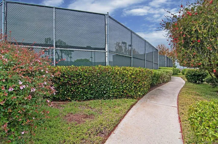 1649 N Willowspring Drive, Encinitas, California 92024
