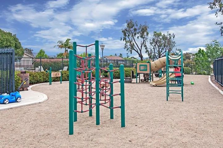 1649 N Willowspring Drive, Encinitas, California 92024