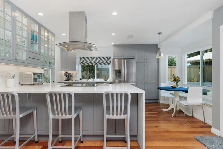 1649 N Willowspring Drive, Encinitas, California 92024