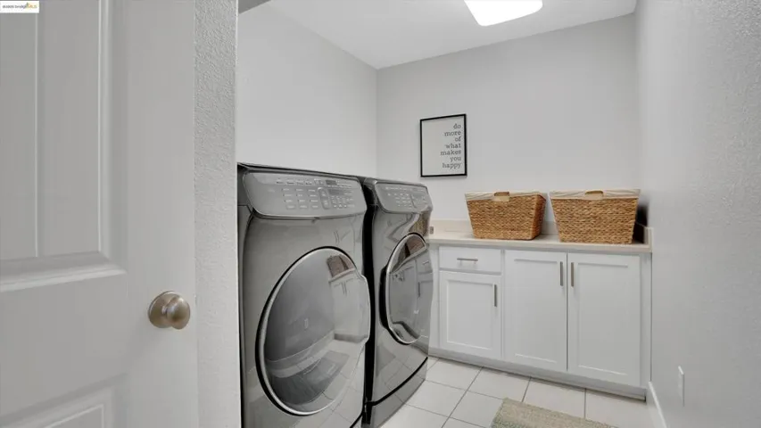 6707 Skyview Dr, Oakland, California 94605