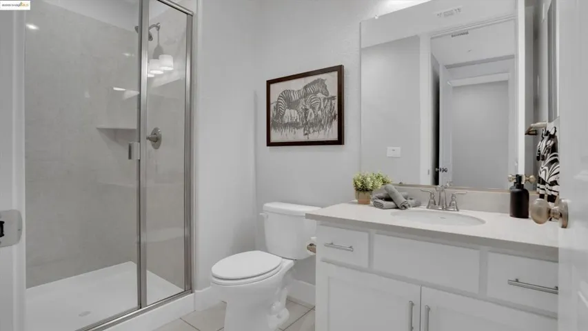 6707 Skyview Dr, Oakland, California 94605