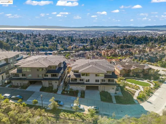 6707 Skyview Dr, Oakland, California 94605