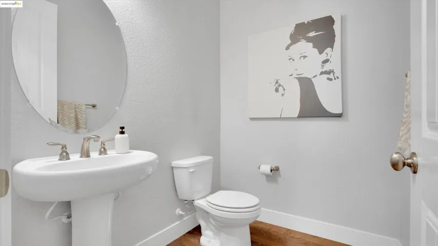 6707 Skyview Dr, Oakland, California 94605