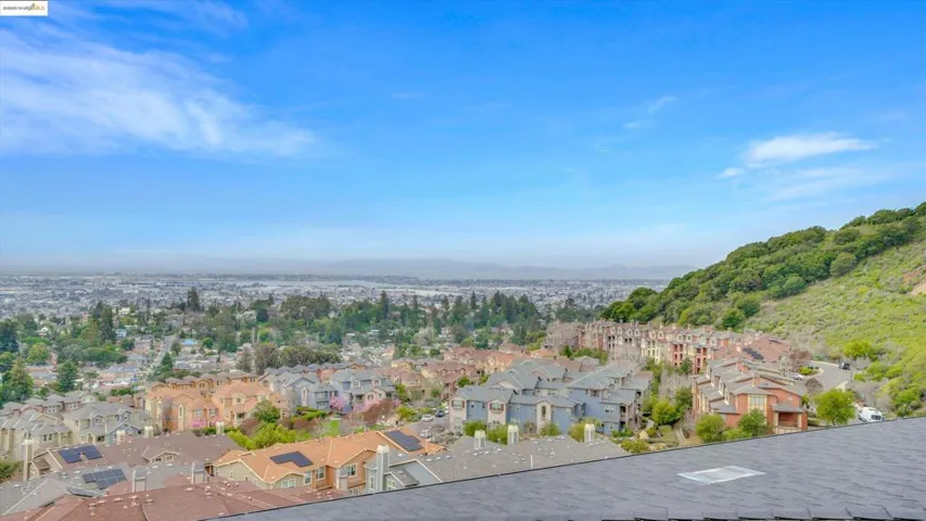 6707 Skyview Dr, Oakland, California 94605