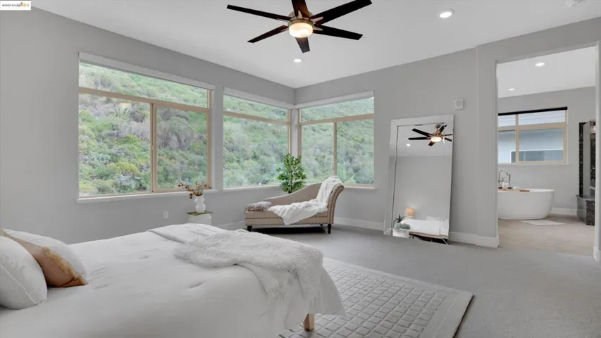 6707 Skyview Dr, Oakland, California 94605