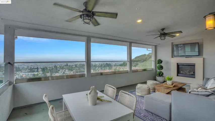 6707 Skyview Dr, Oakland, California 94605