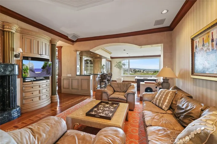 108 Kings Place, Newport Beach, California 92663