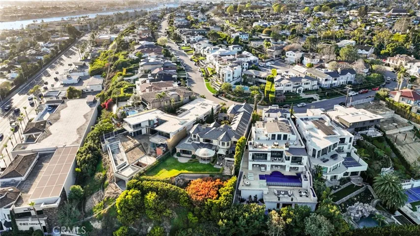 108 Kings Place, Newport Beach, California 92663