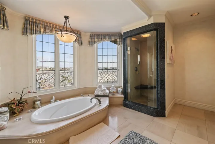 108 Kings Place, Newport Beach, California 92663