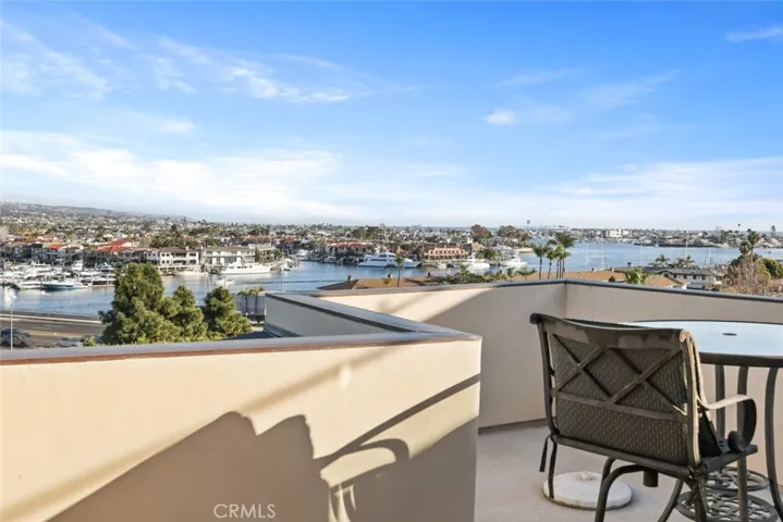 108 Kings Place, Newport Beach, California 92663
