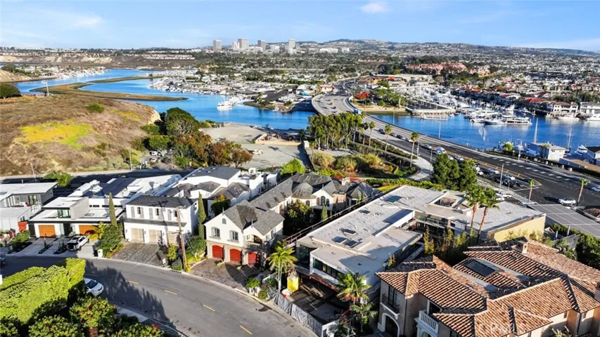 108 Kings Place, Newport Beach, California 92663