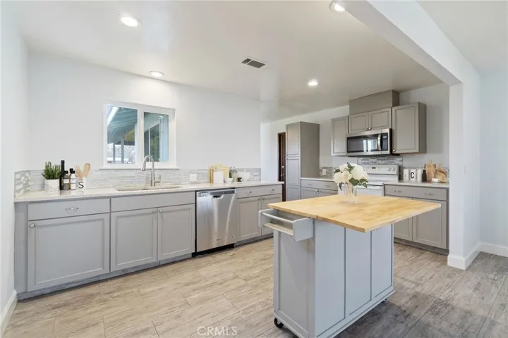521 Fairview Avenue, Madera, California 93637