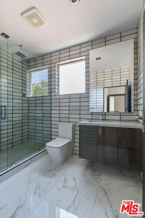 816 N Sycamore Avenue, Los Angeles, California 90038 home-pic-41