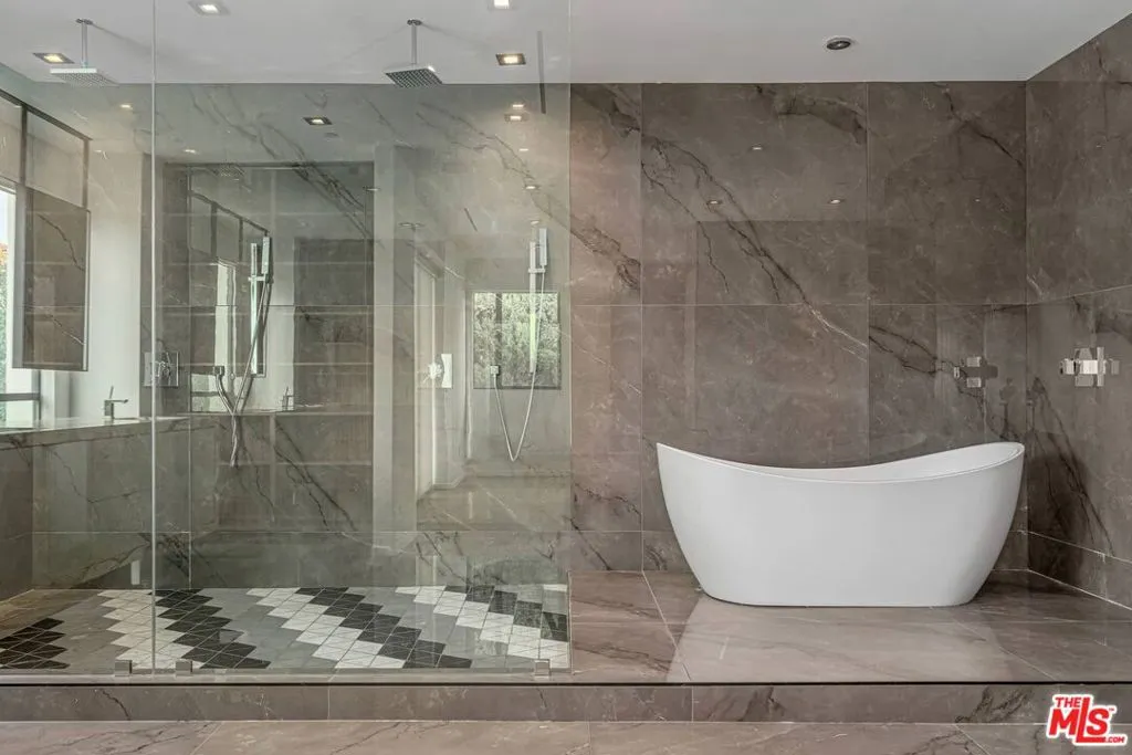 816 N Sycamore Avenue, Los Angeles, California 90038 home-pic-35