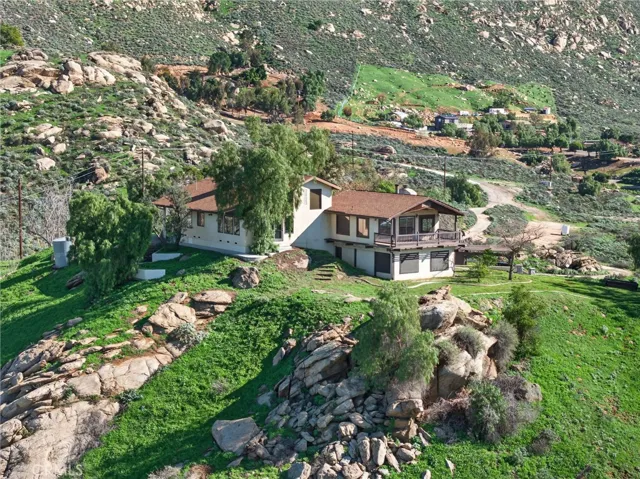 Perched in the Box Springs Mountains, you have panoramic 270 degree views.