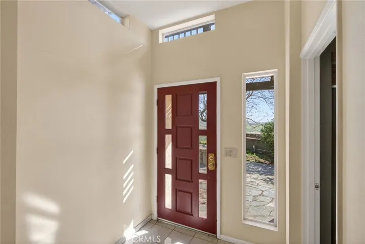 The downstairs has it's own private entry.
