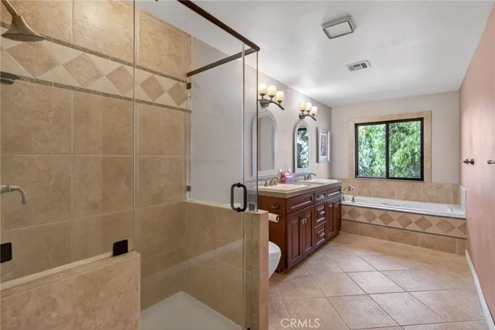 Upstairs Hall Bathroom