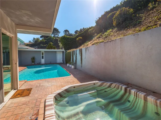 29897 Knoll View Drive, Rancho Palos Verdes, California 90275