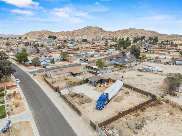 17104 Queensglen Avenue, Palmdale, California 93591