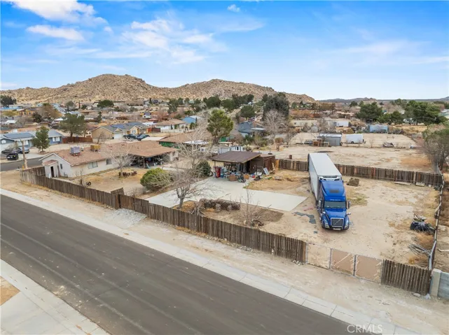 17104 Queensglen Avenue, Palmdale, California 93591