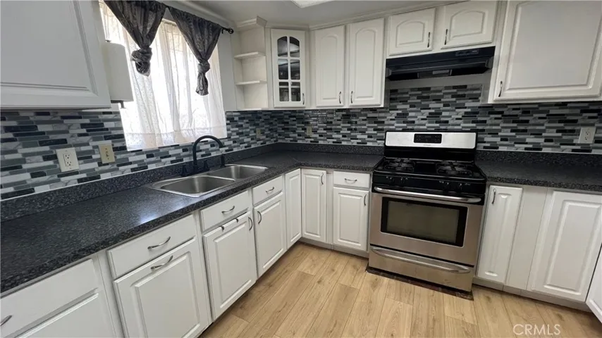 17104 Queensglen Avenue, Palmdale, California 93591