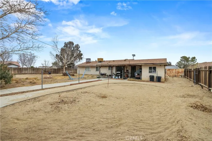 17104 Queensglen Avenue, Palmdale, California 93591