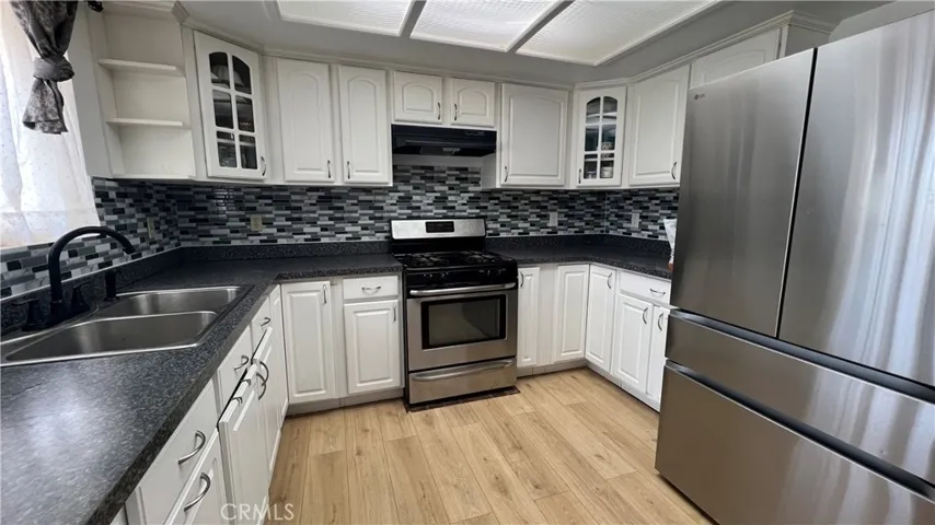17104 Queensglen Avenue, Palmdale, California 93591