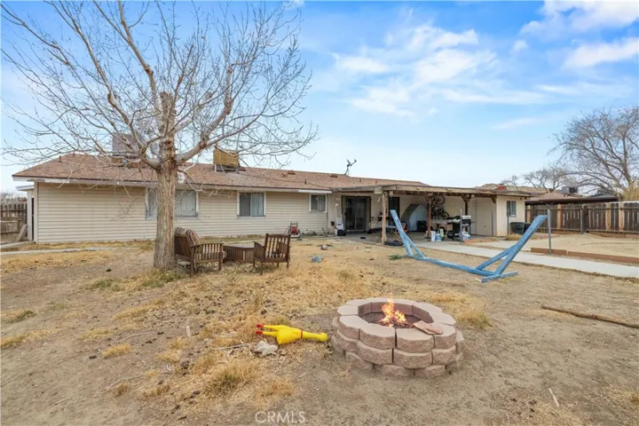 17104 Queensglen Avenue, Palmdale, California 93591
