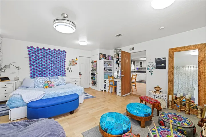 17104 Queensglen Avenue, Palmdale, California 93591