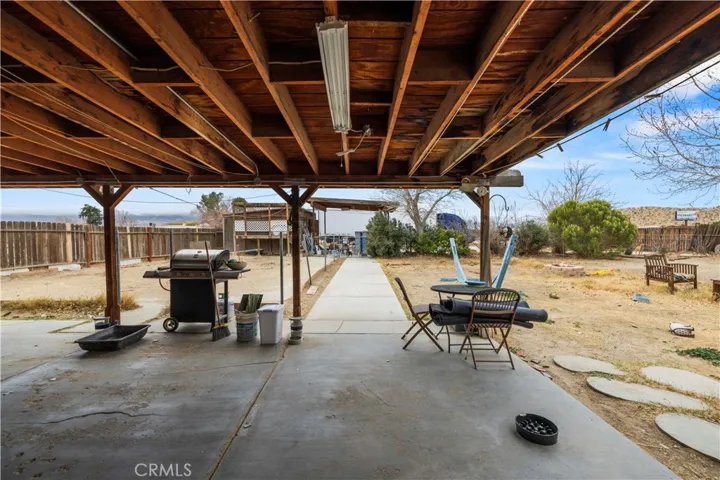 17104 Queensglen Avenue, Palmdale, California 93591