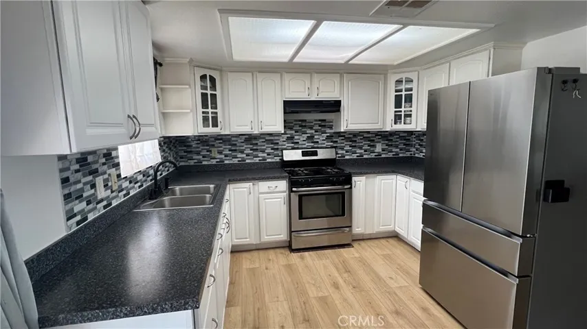 17104 Queensglen Avenue, Palmdale, California 93591