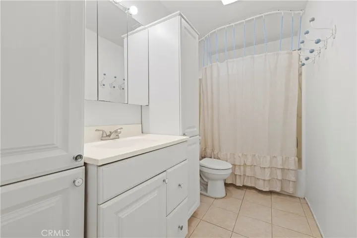 17104 Queensglen Avenue, Palmdale, California 93591