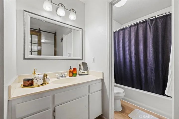 17104 Queensglen Avenue, Palmdale, California 93591