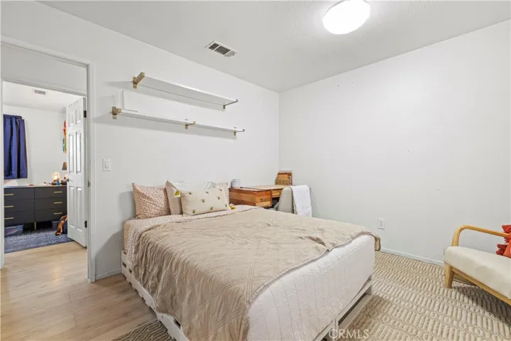 17104 Queensglen Avenue, Palmdale, California 93591