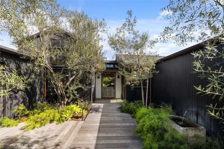 1701 Starlight Circle, Newport Beach, California 92660