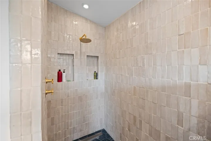 1701 Starlight Circle, Newport Beach, California 92660