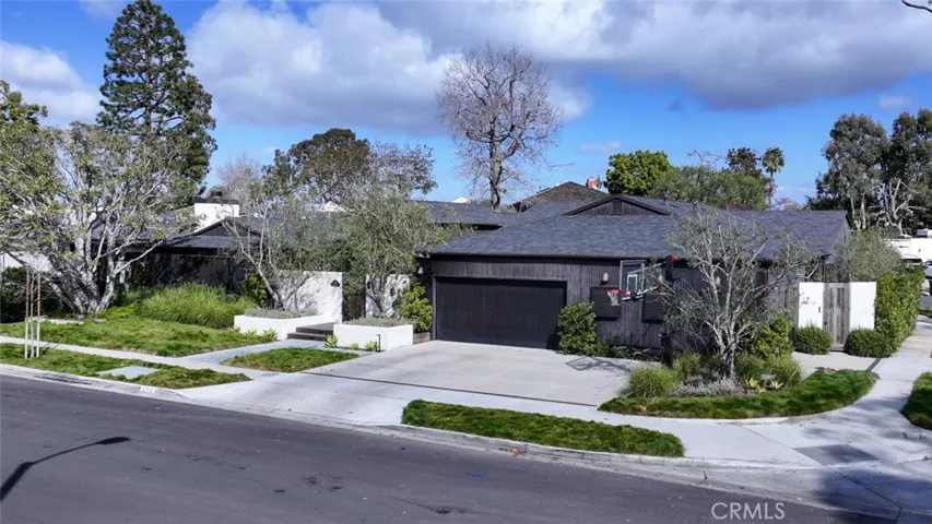 1701 Starlight Circle, Newport Beach, California 92660