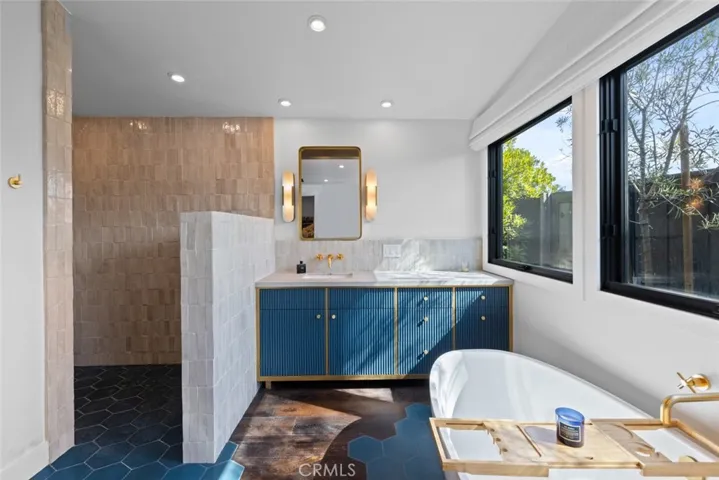 1701 Starlight Circle, Newport Beach, California 92660