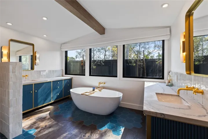 1701 Starlight Circle, Newport Beach, California 92660