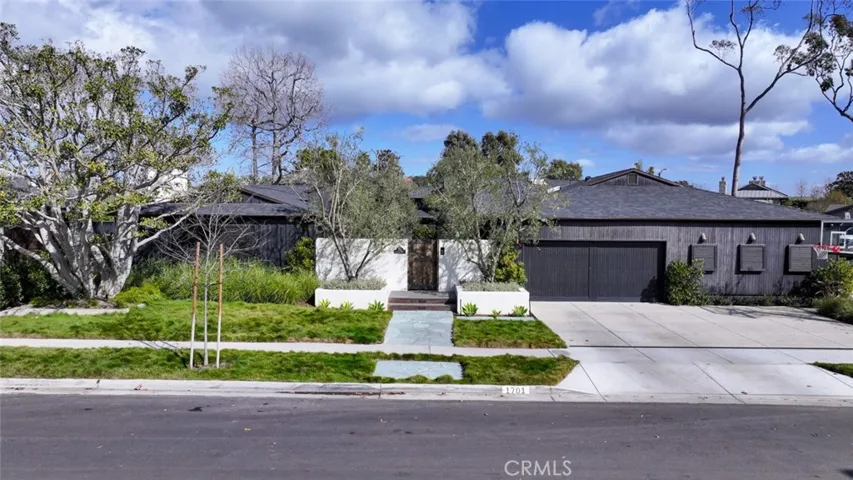1701 Starlight Circle, Newport Beach, California 92660