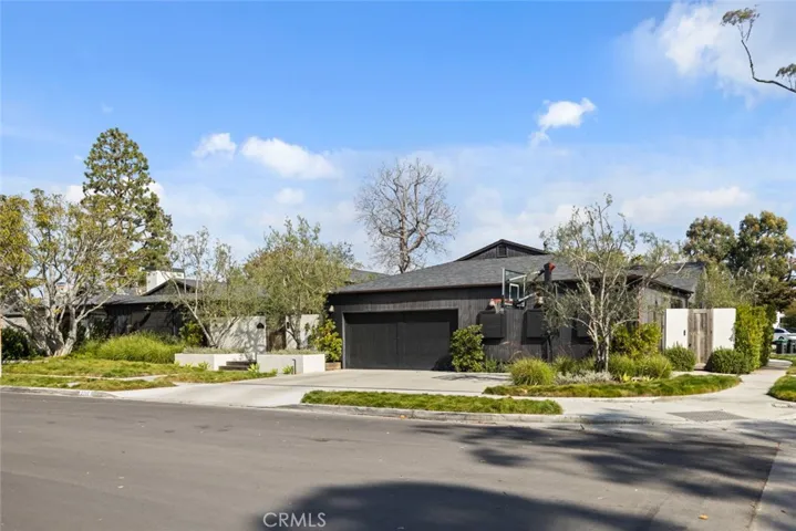 1701 Starlight Circle, Newport Beach, California 92660