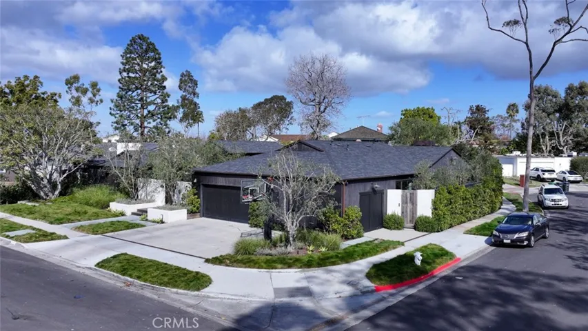 1701 Starlight Circle, Newport Beach, California 92660