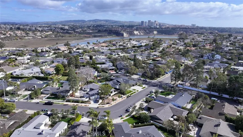 1701 Starlight Circle, Newport Beach, California 92660