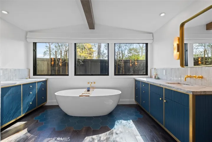 1701 Starlight Circle, Newport Beach, California 92660