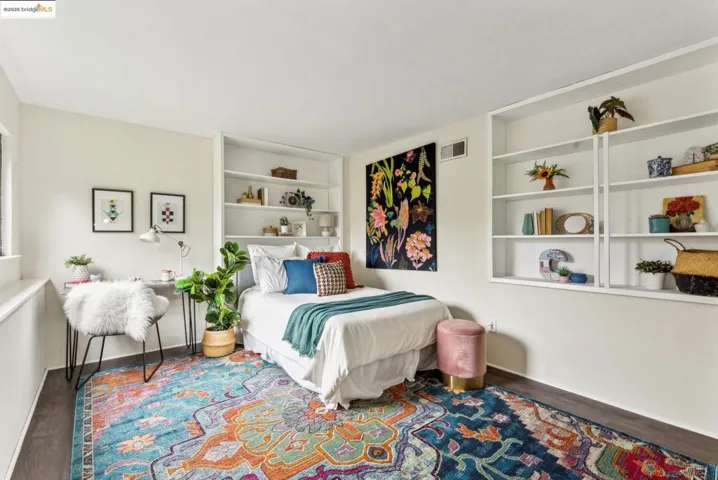 6 Ascot Lane, Oakland, California 94611