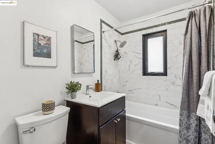6 Ascot Lane, Oakland, California 94611