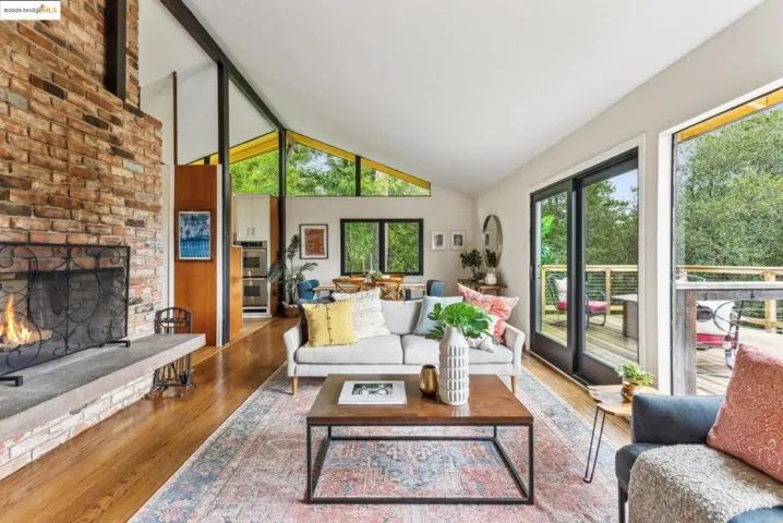 6 Ascot Lane, Oakland, California 94611