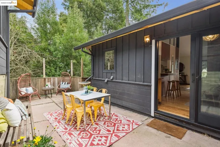 6 Ascot Lane, Oakland, California 94611